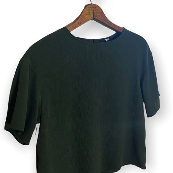 Uniqlo Short Sleeve Flowey Crewneck Top - Picture 2 of 7